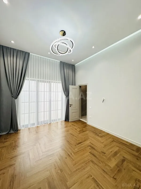 Satılır 5 otaqlı həyət evi 250 m²