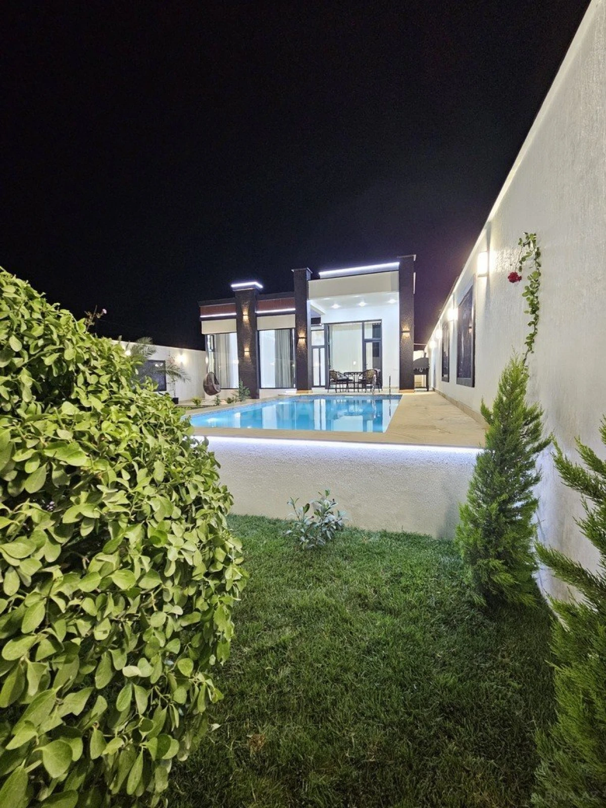 Satılır 4 otaqlı həyət evi 160 m²