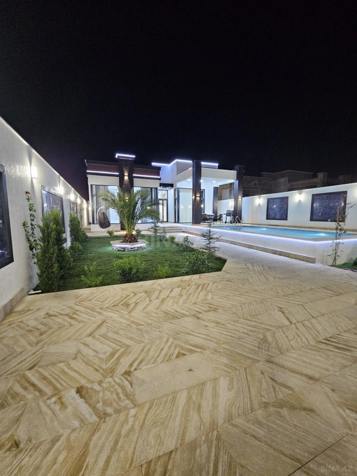 Satılır 4 otaqlı həyət evi 160 m²