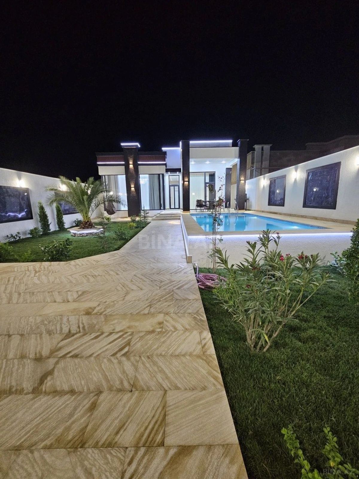 Satılır 4 otaqlı həyət evi 160 m²