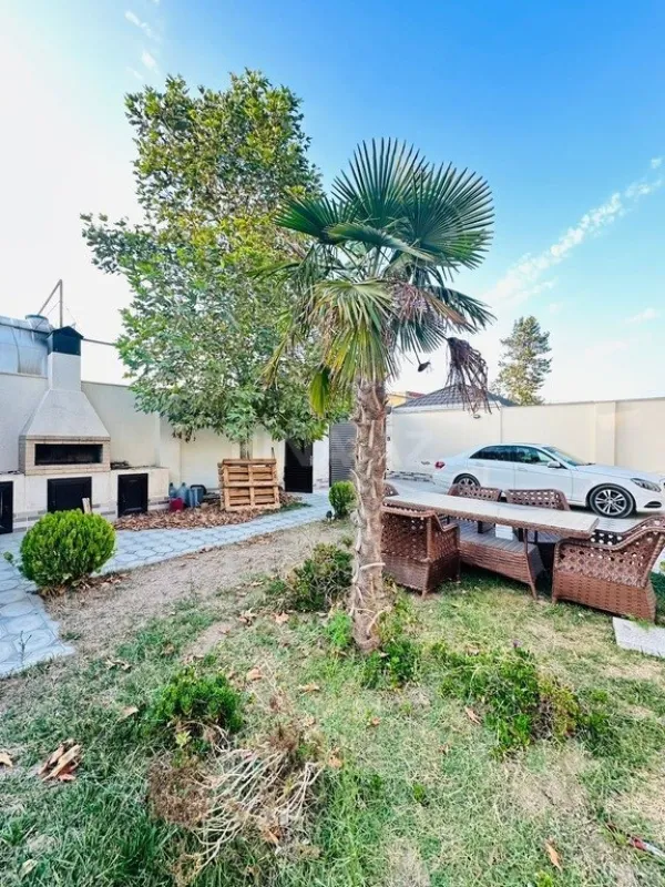 Satılır 4 otaqlı həyət evi 180 m²