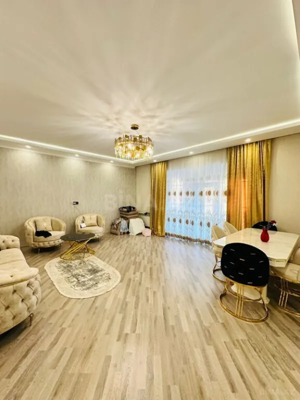 Satılır 4 otaqlı həyət evi 180 m²