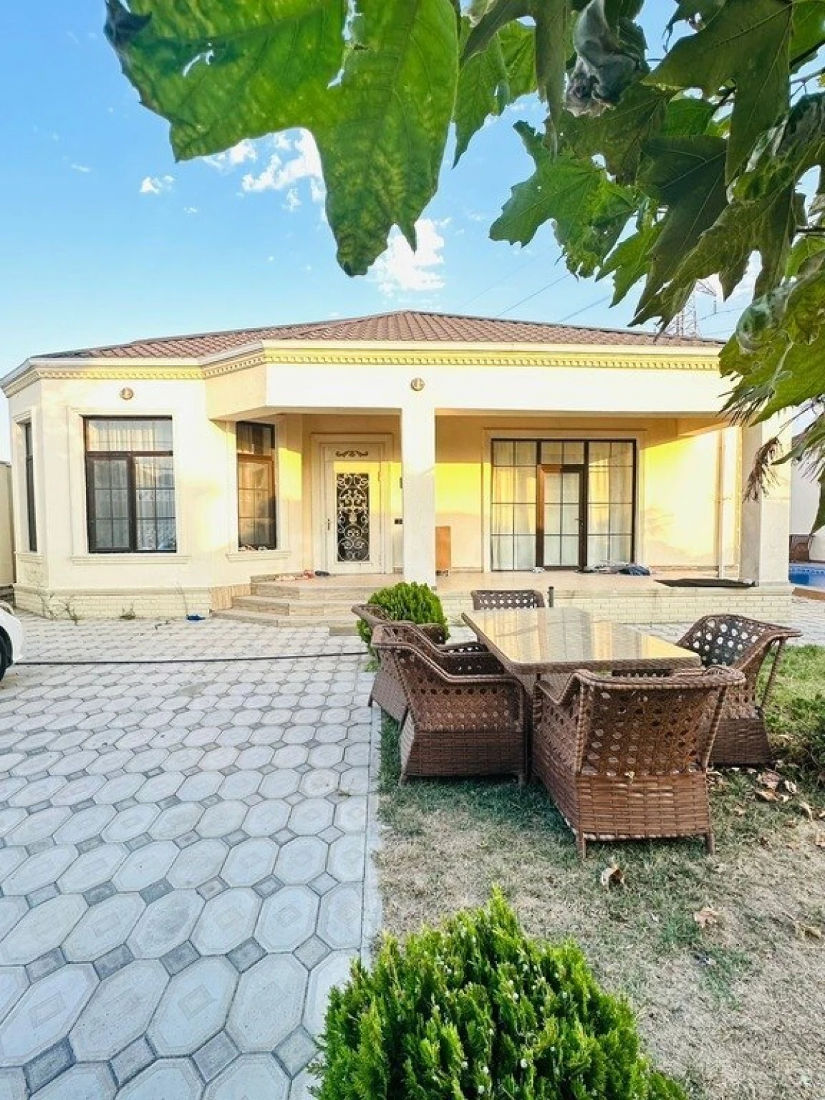 Satılır 4 otaqlı həyət evi 180 m²