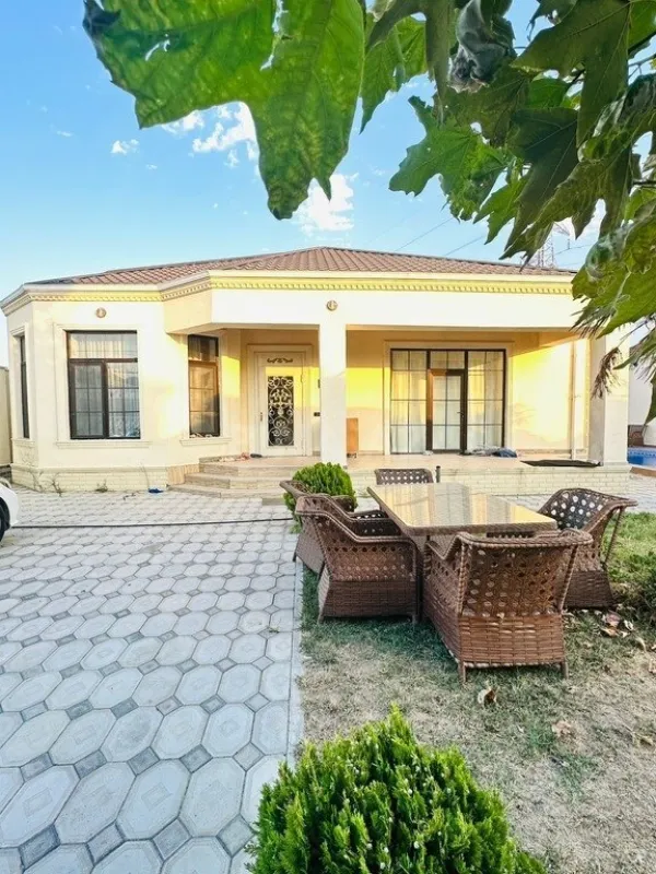 Satılır 4 otaqlı həyət evi 180 m²