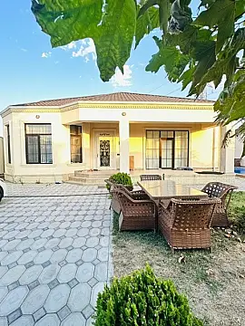 Satılır 4 otaqlı həyət evi 180 m²