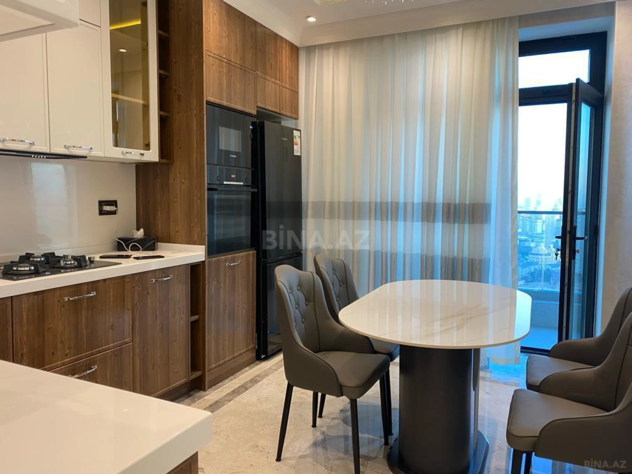 Kirayə verilir 2 otaqlı mənzil 110 m²
