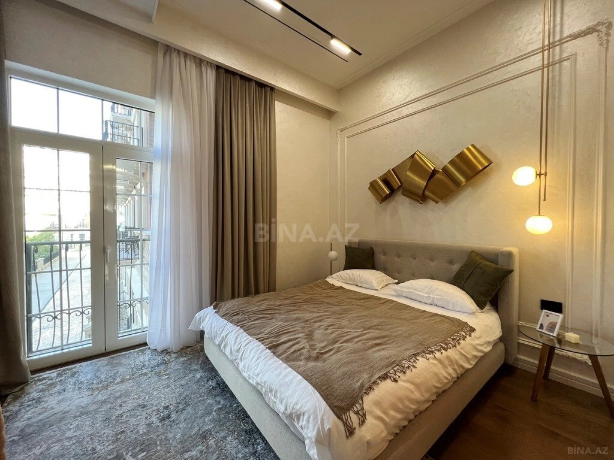 Satılır 3 otaqlı mənzil 108 m²
