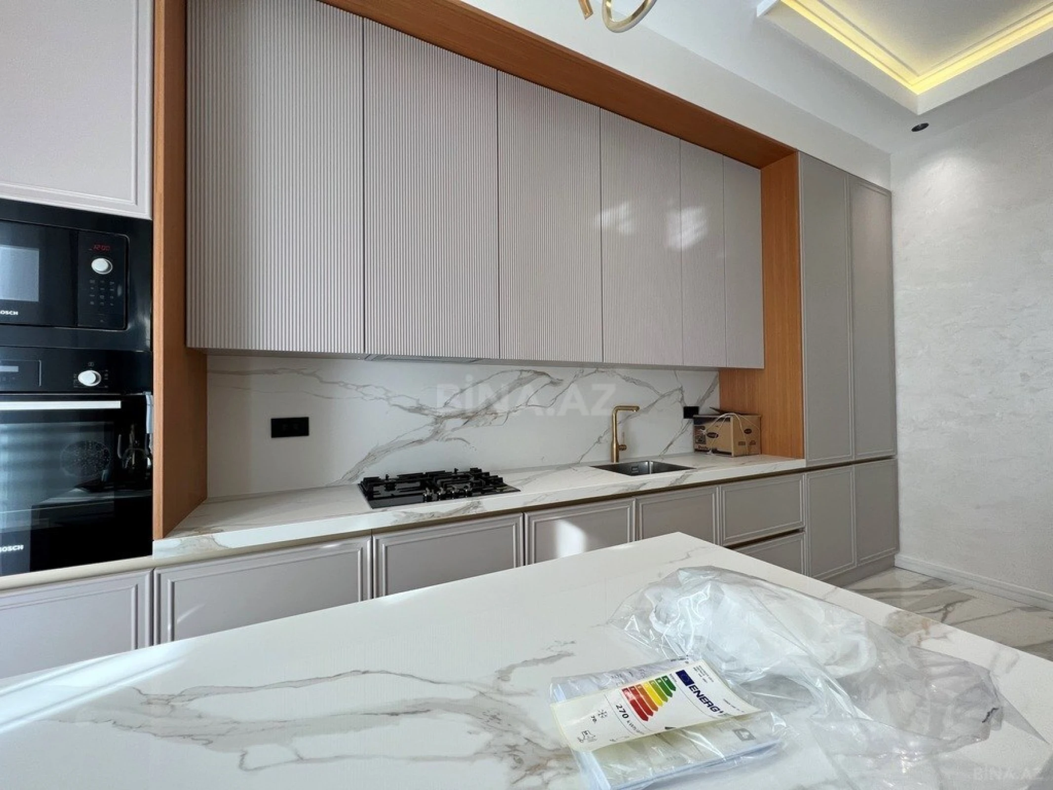 Satılır 3 otaqlı mənzil 108 m²