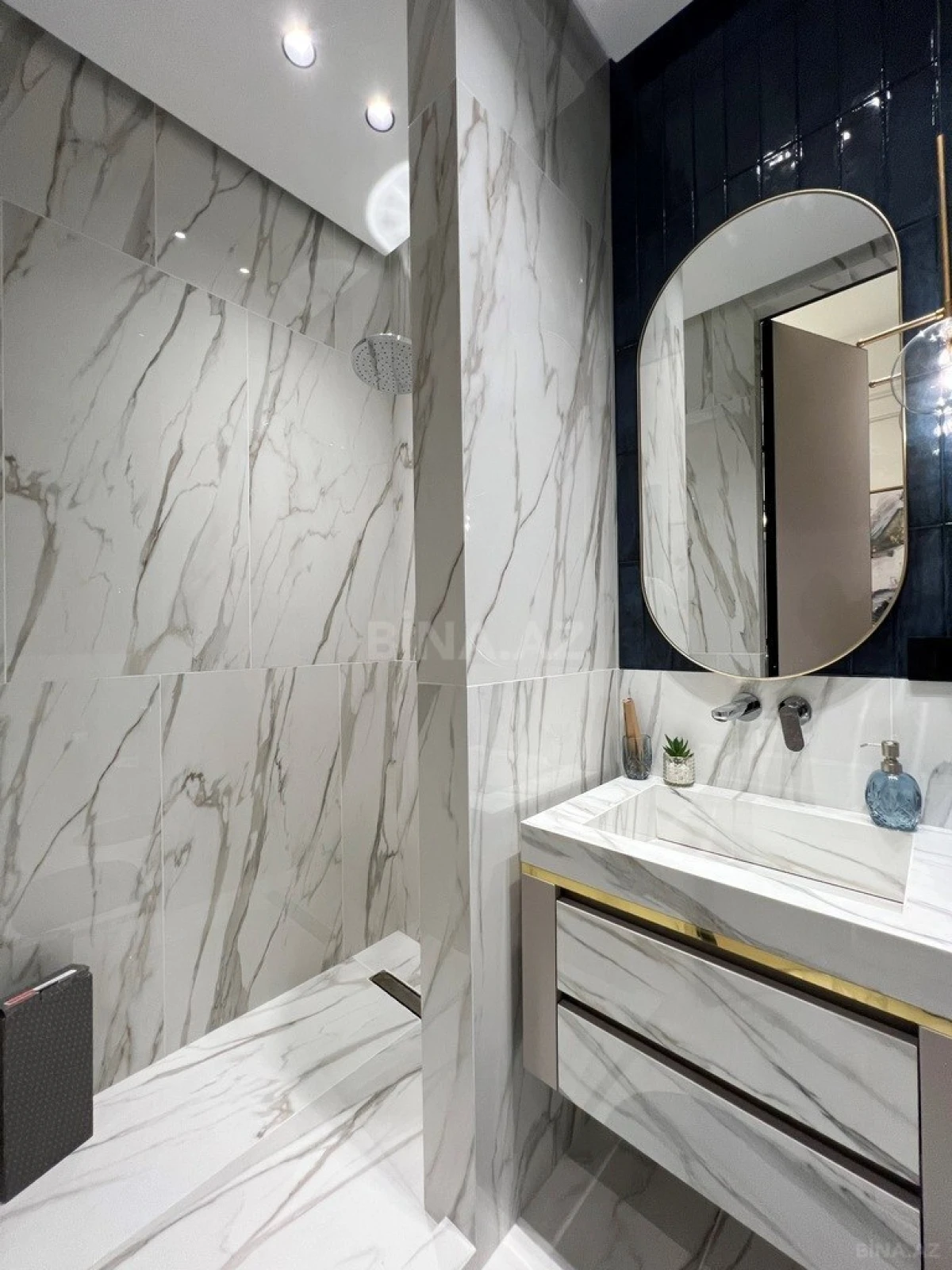 Satılır 3 otaqlı mənzil 108 m²