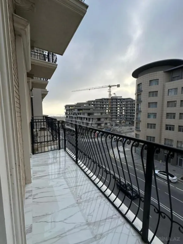 Satılır 3 otaqlı mənzil 108 m²