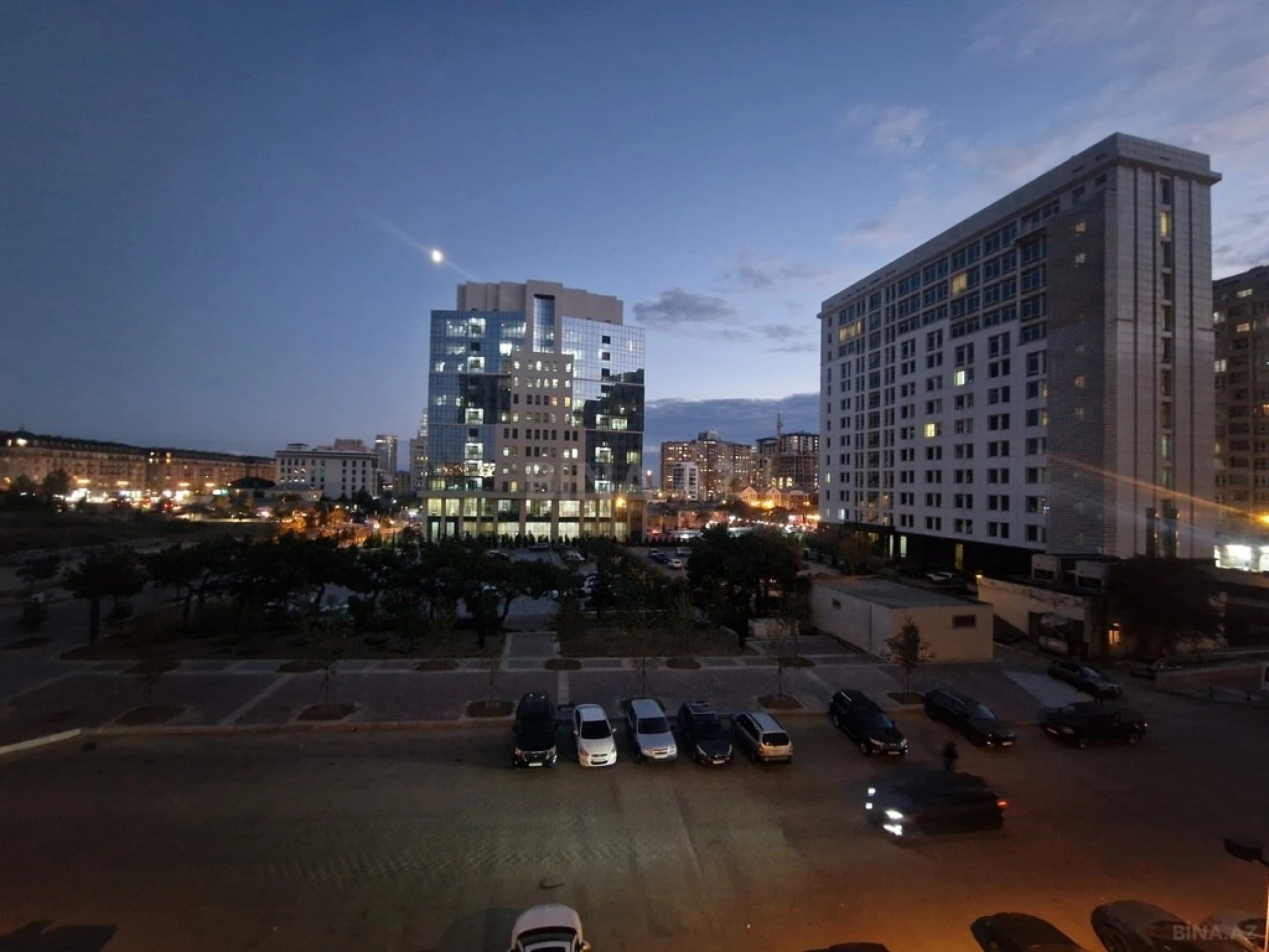 Satılır 3 otaqlı mənzil 127.1 m²