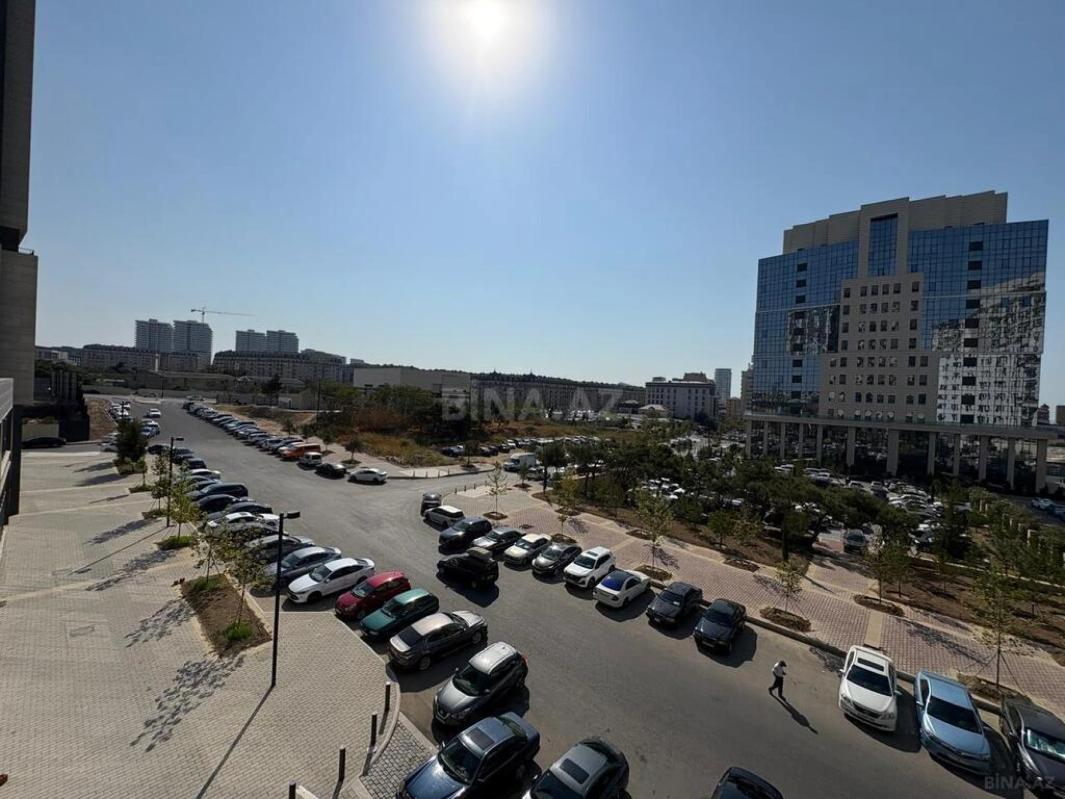 Satılır 3 otaqlı mənzil 127.1 m²