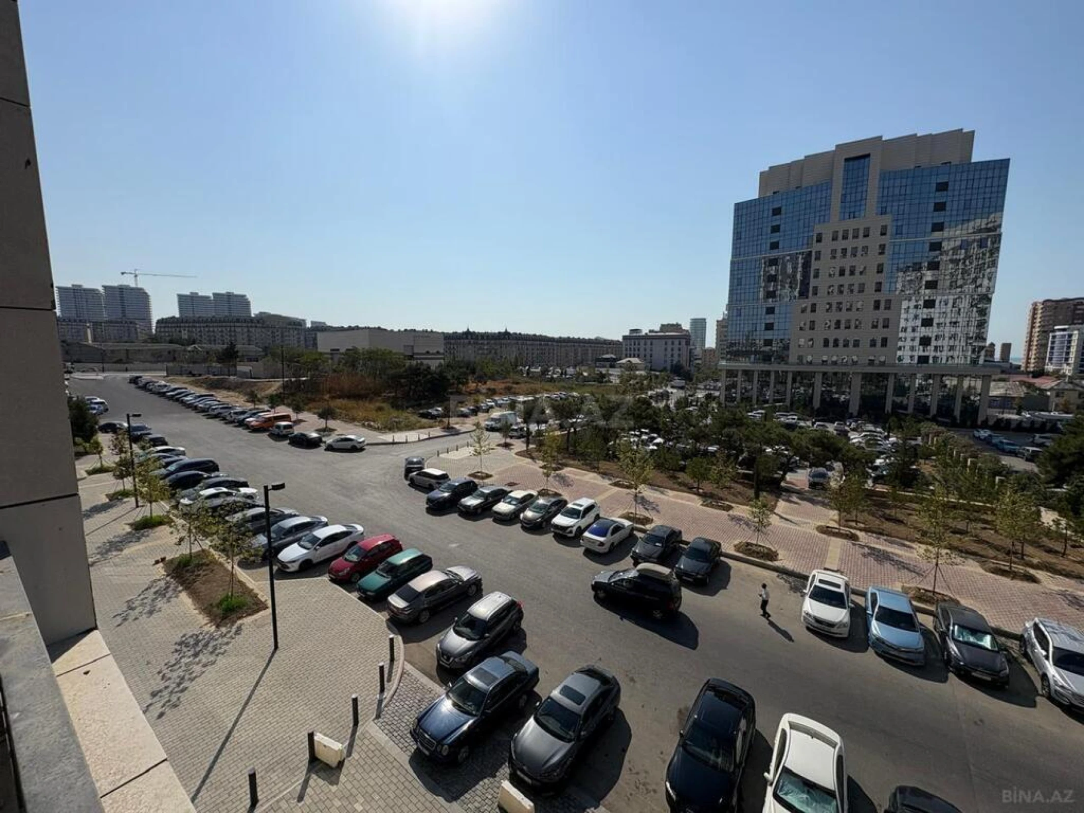 Satılır 3 otaqlı mənzil 127.1 m²