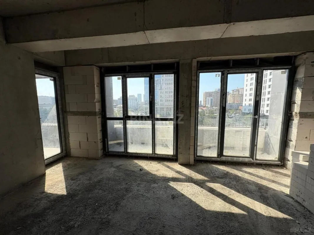 Satılır 3 otaqlı mənzil 127.1 m²