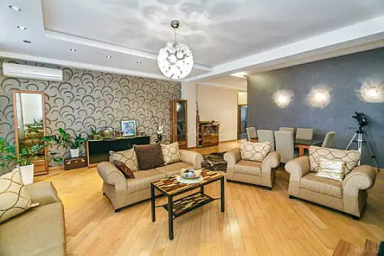 Satılır 4 otaqlı mənzil 196 m² — Bakı, Xətai m/s yanı 4 otaq 196.00 m²