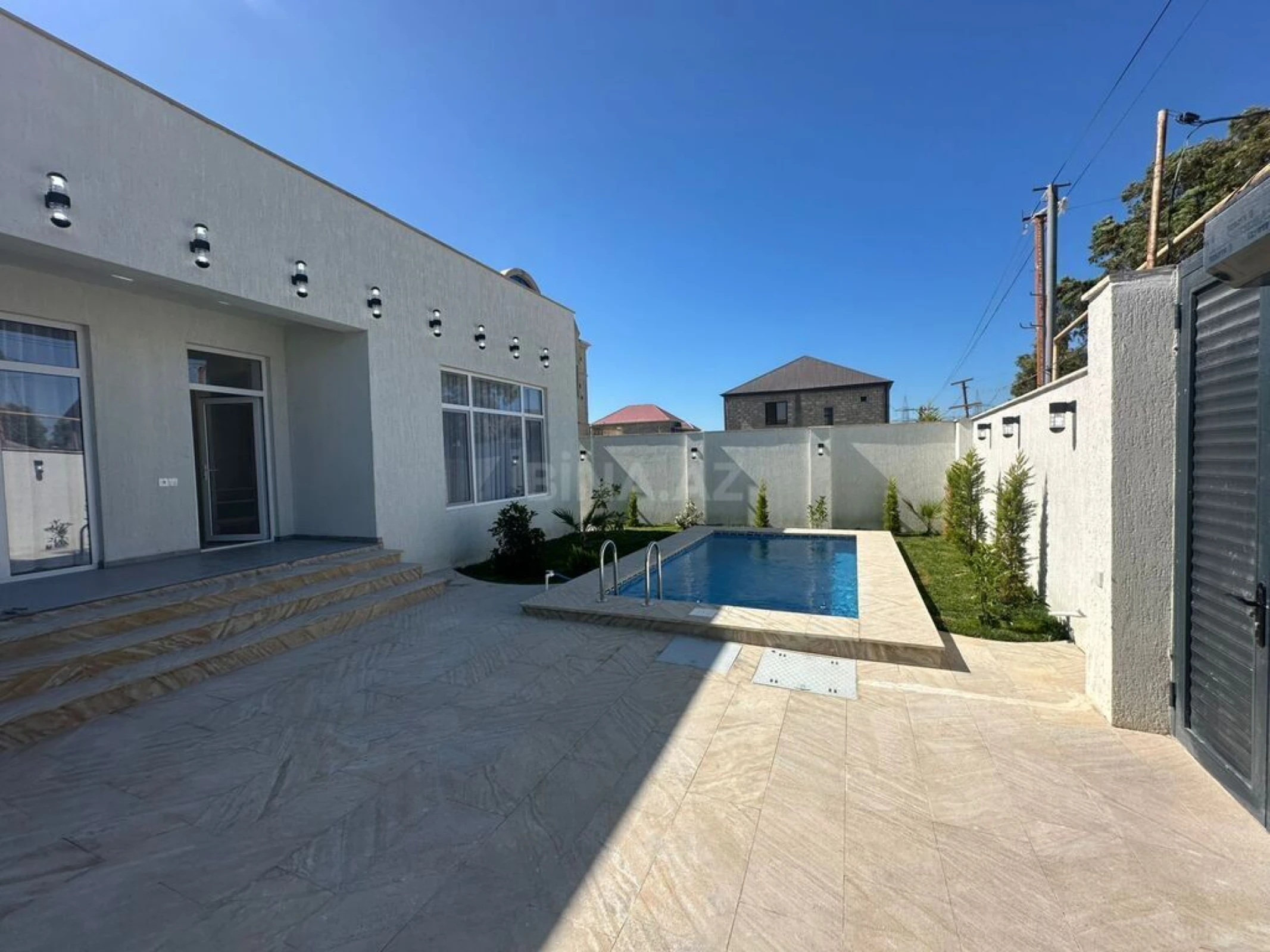 Satılır 4 otaqlı həyət evi 140 m²