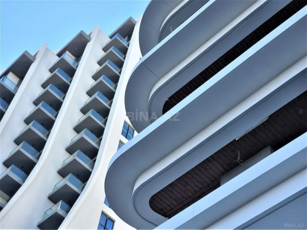 Satılır 5 otaqlı mənzil 220 m²