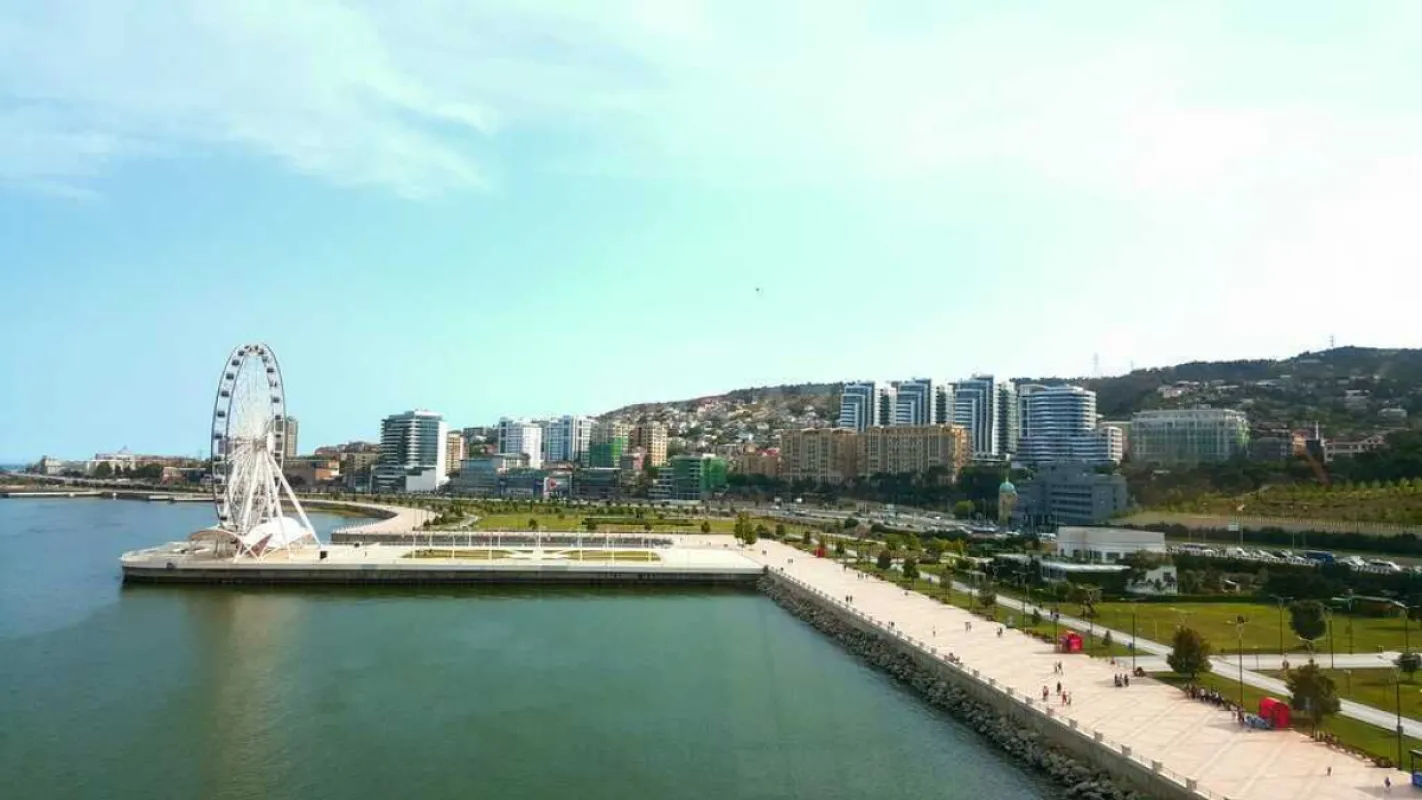 Satılır 5 otaqlı mənzil 220 m²