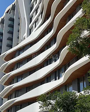 Satılır 5 otaqlı mənzil 220 m²