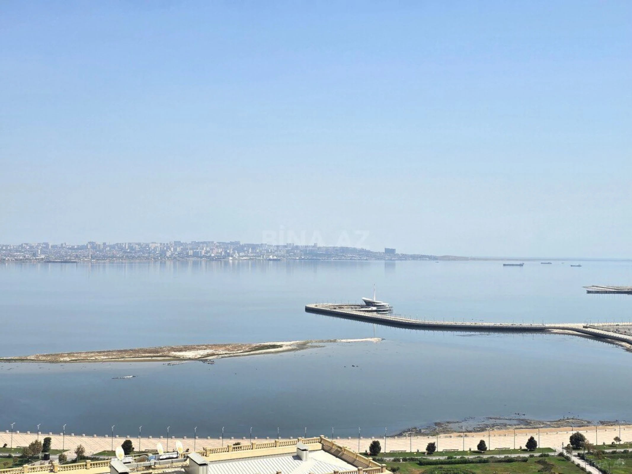 Satılır 5 otaqlı mənzil 220 m²