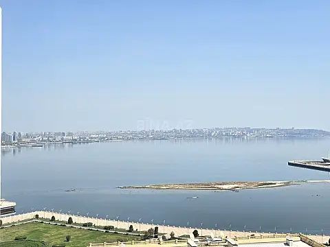 Satılır 5 otaqlı mənzil 220 m²