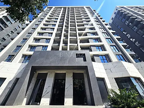 Satılır 5 otaqlı mənzil 220 m²