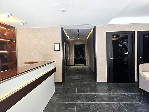 Satılır 5 otaqlı mənzil 220 m²