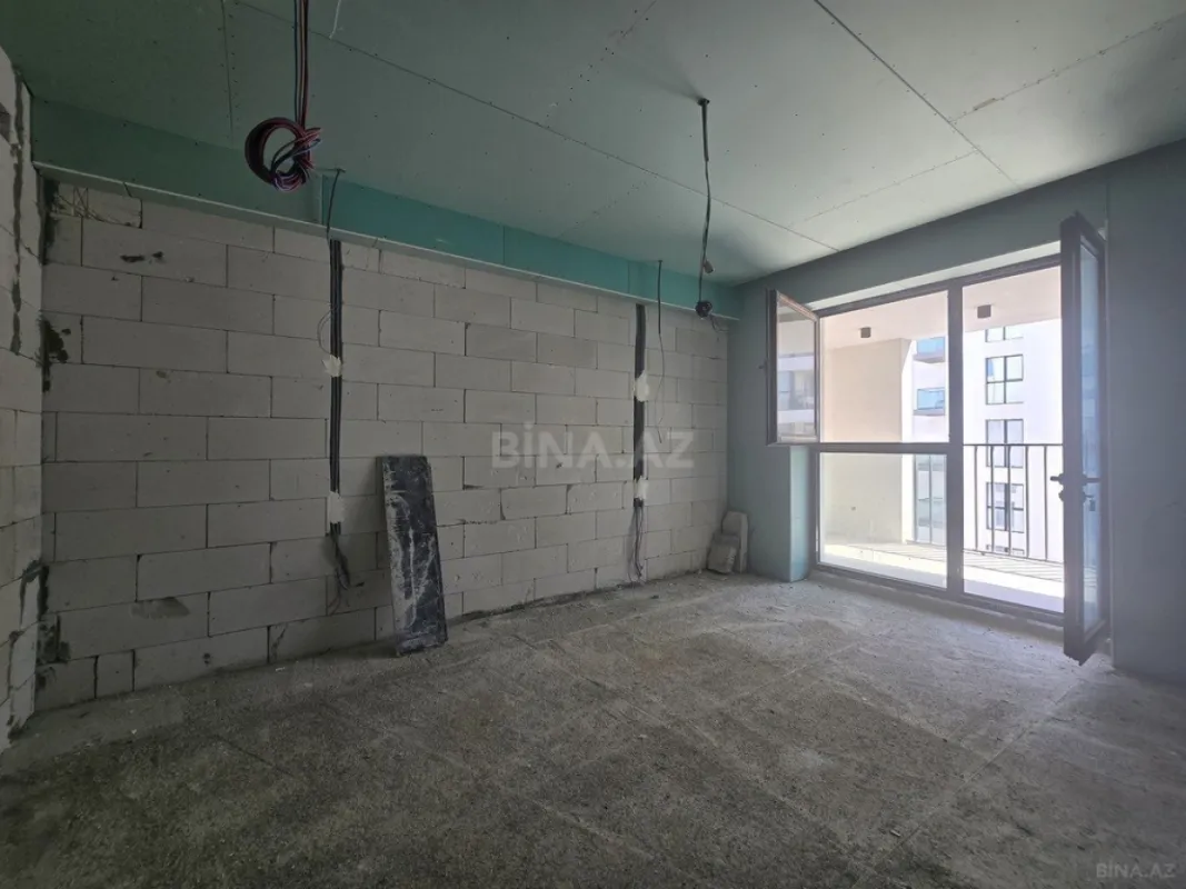 Satılır 5 otaqlı mənzil 220 m²