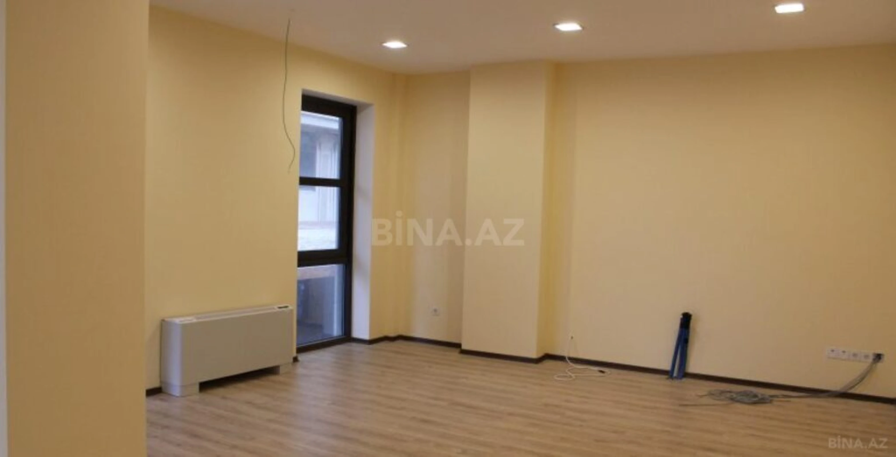 Satılır 4 otaqlı ofis 134 m²