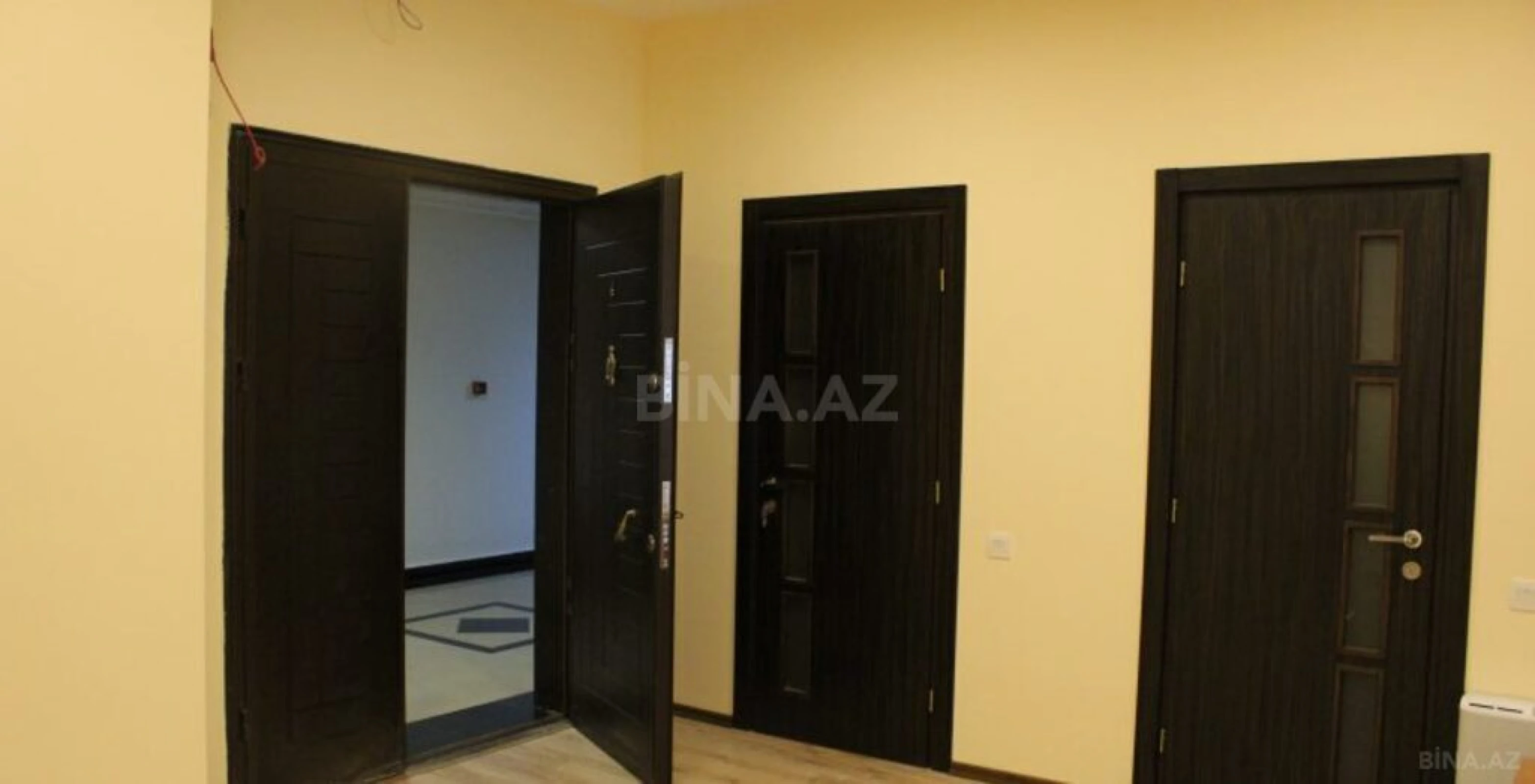Satılır 4 otaqlı ofis 134 m²
