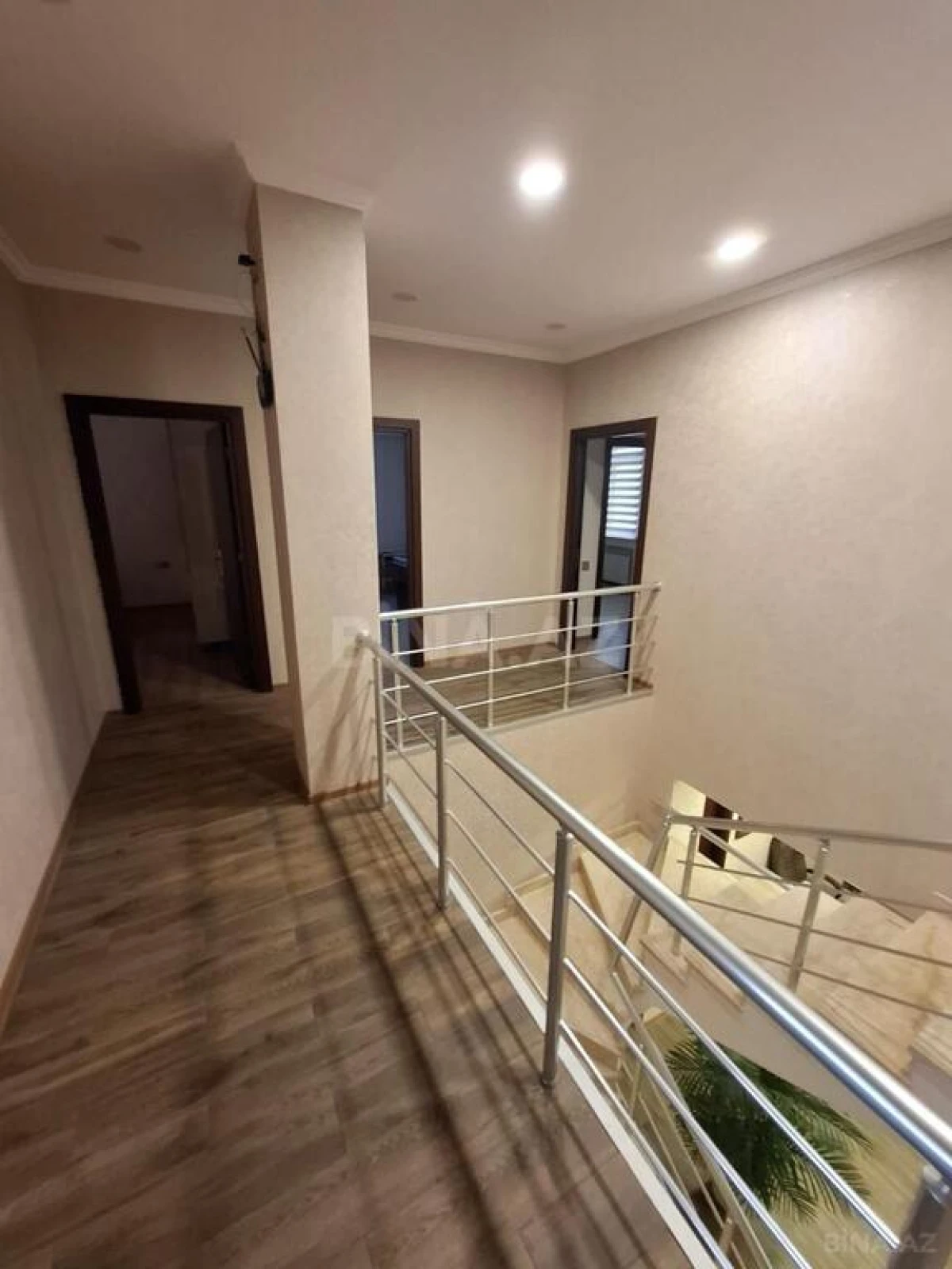 Satılır obyekt 380 m²