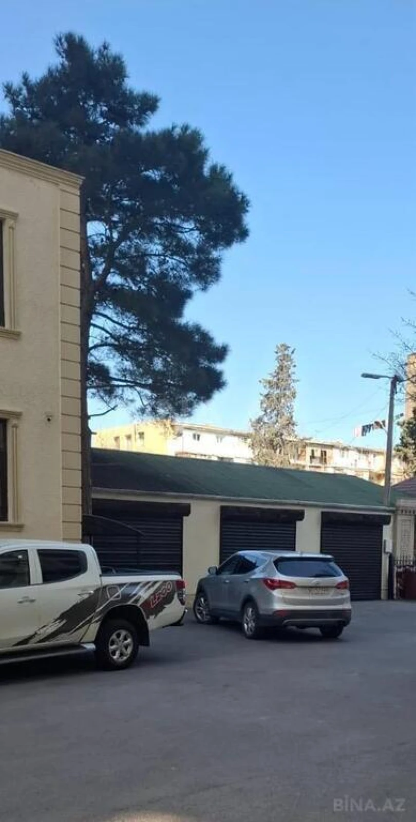 Satılır obyekt 380 m²