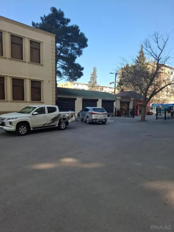 Satılır obyekt 380 m²