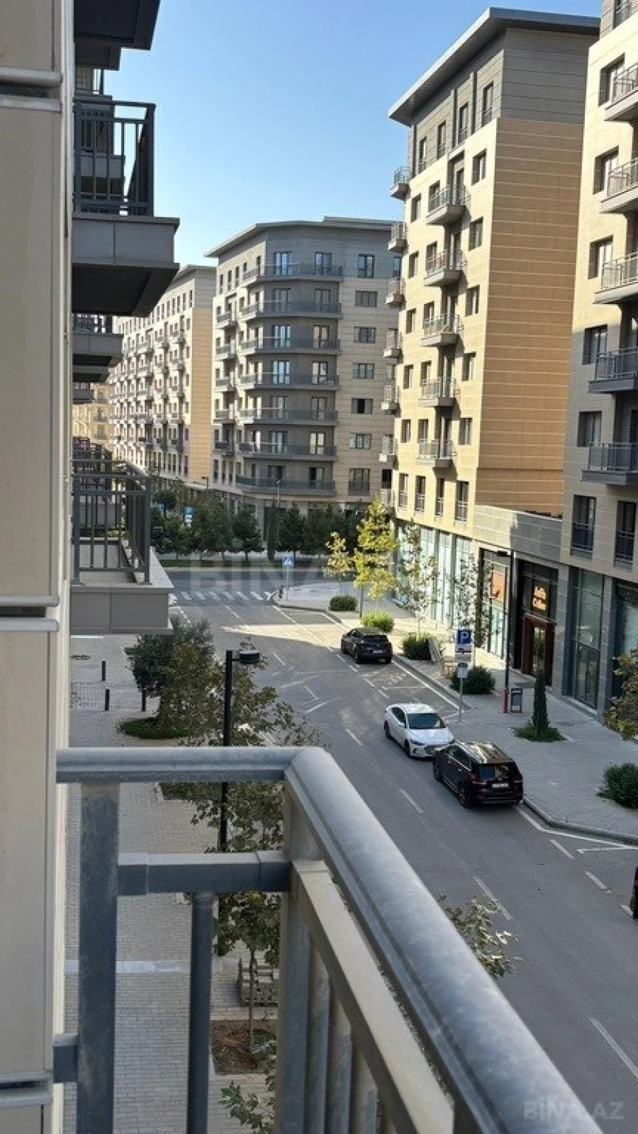 Satılır 3 otaqlı mənzil 118 m²
