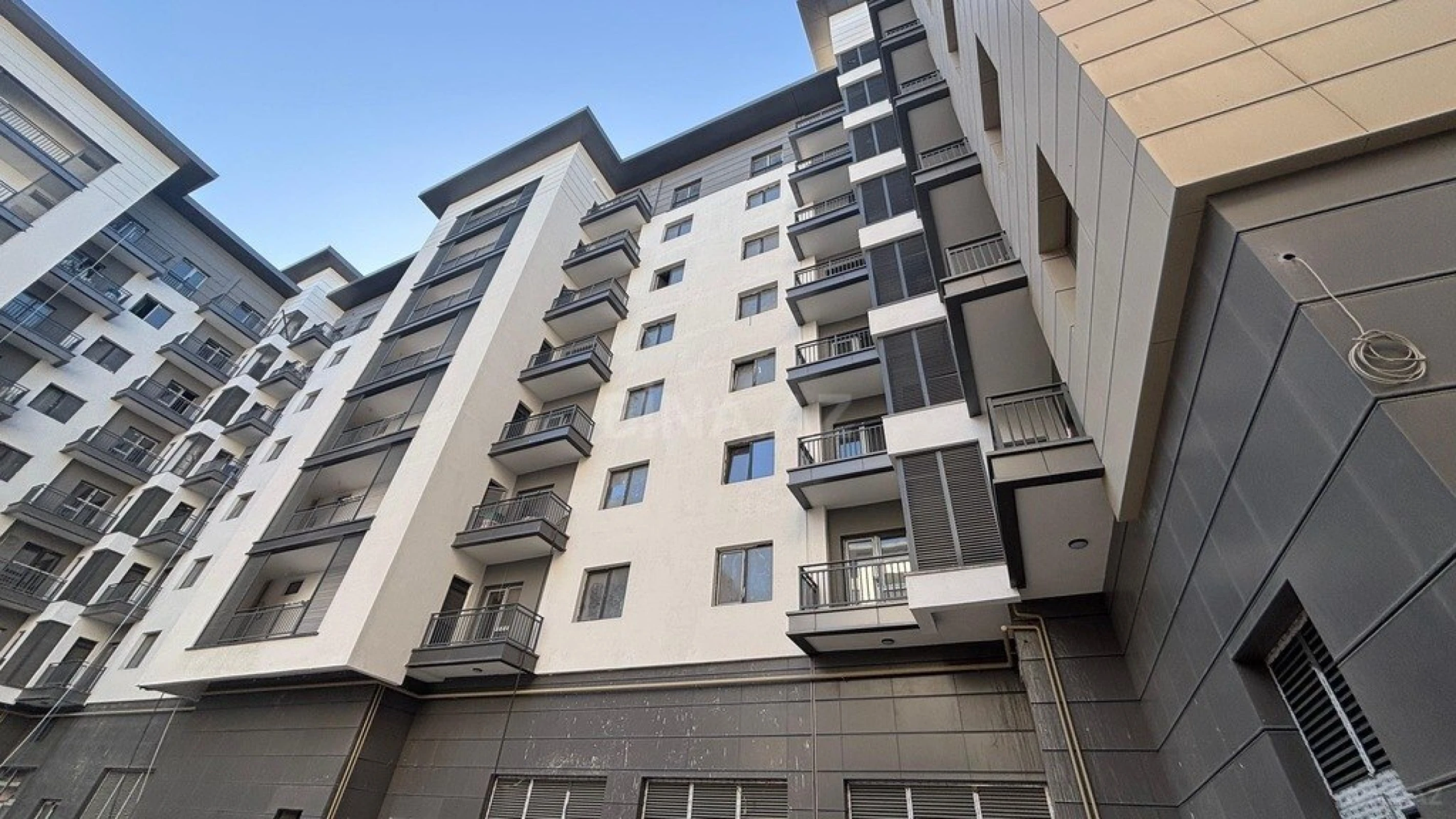 Satılır 3 otaqlı mənzil 118 m²