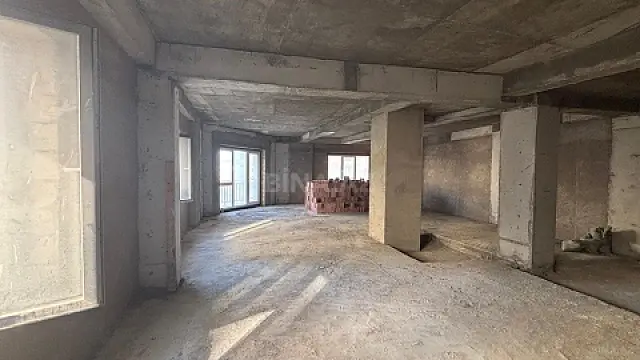Satılır 3 otaqlı mənzil 118 m²