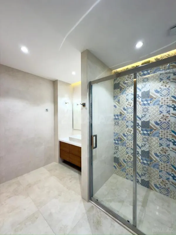 Satılır 3 otaqlı mənzil 134 m²