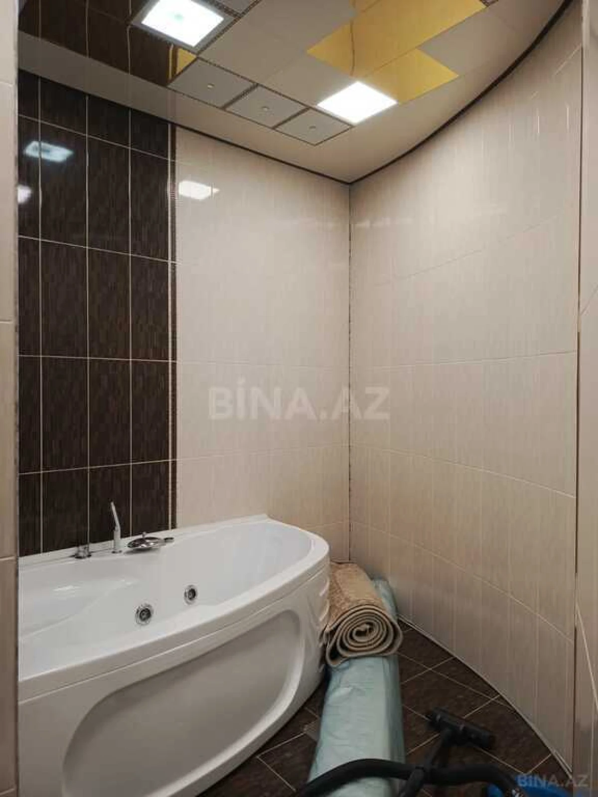 Kirayə verilir 4 otaqlı mənzil 230 m²