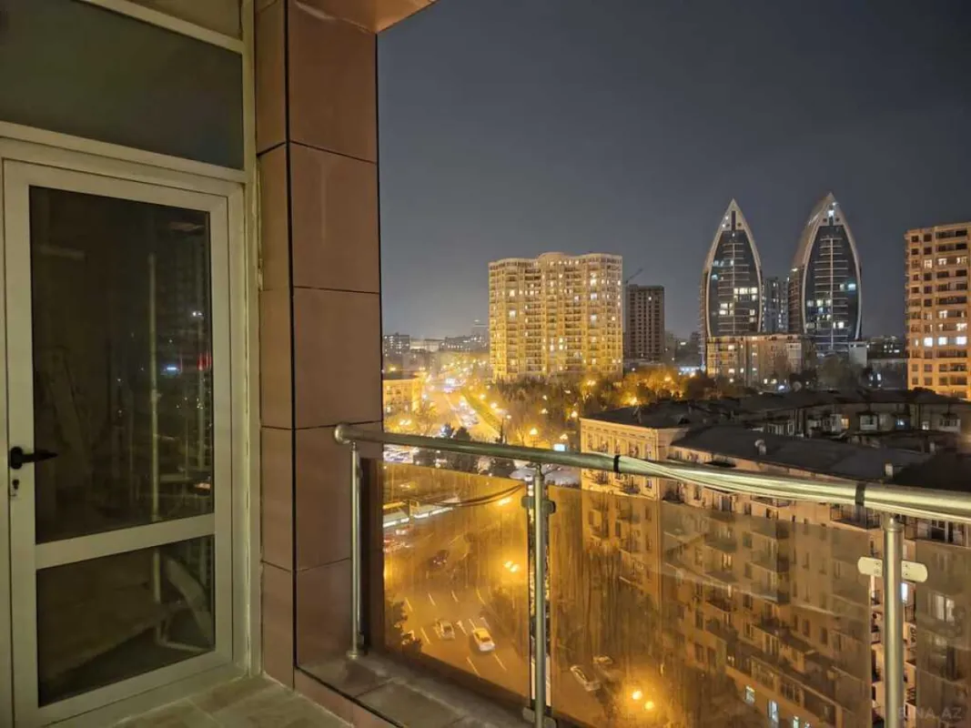 Kirayə verilir 4 otaqlı mənzil 230 m²