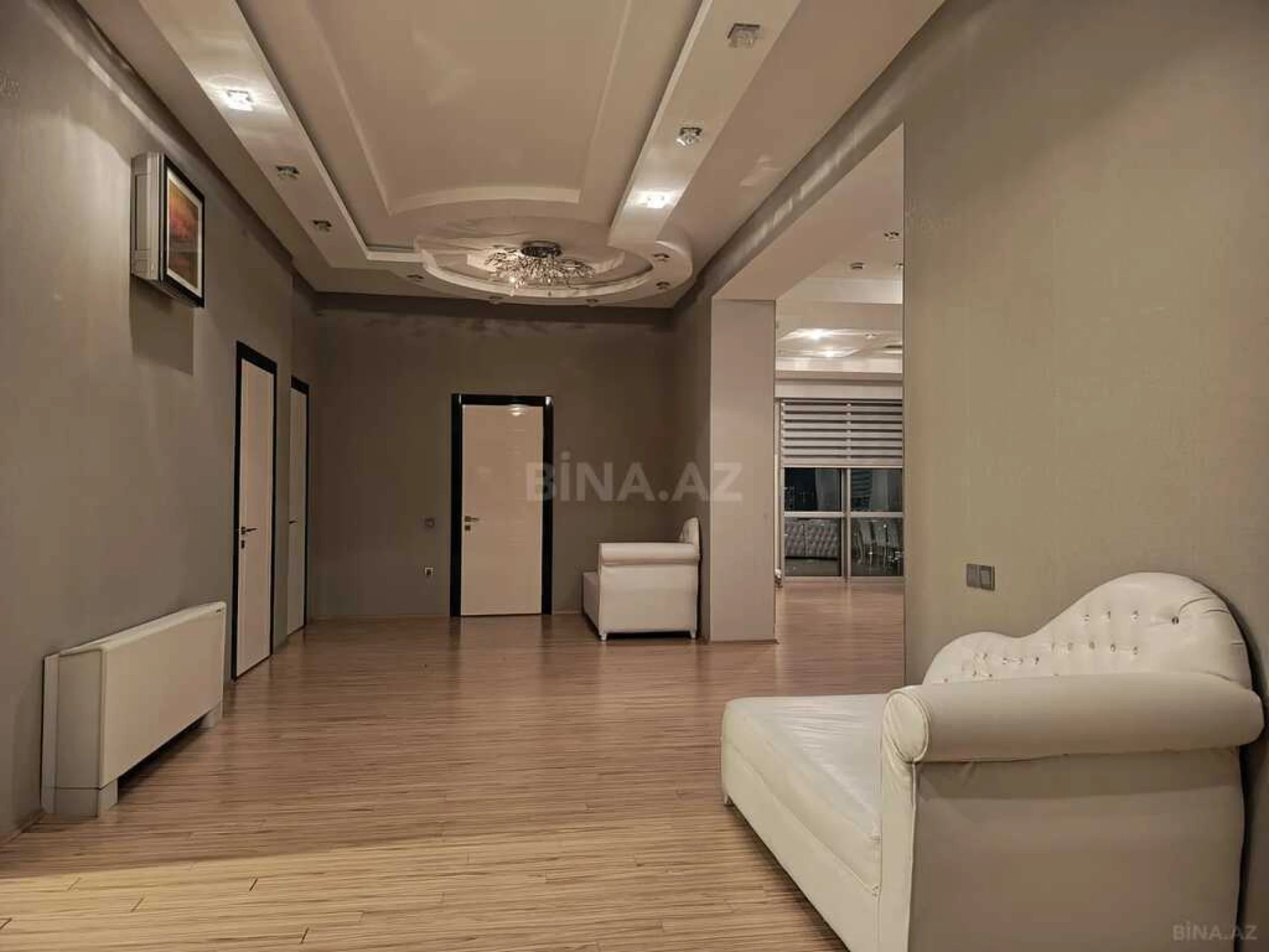 Kirayə verilir 4 otaqlı mənzil 230 m²
