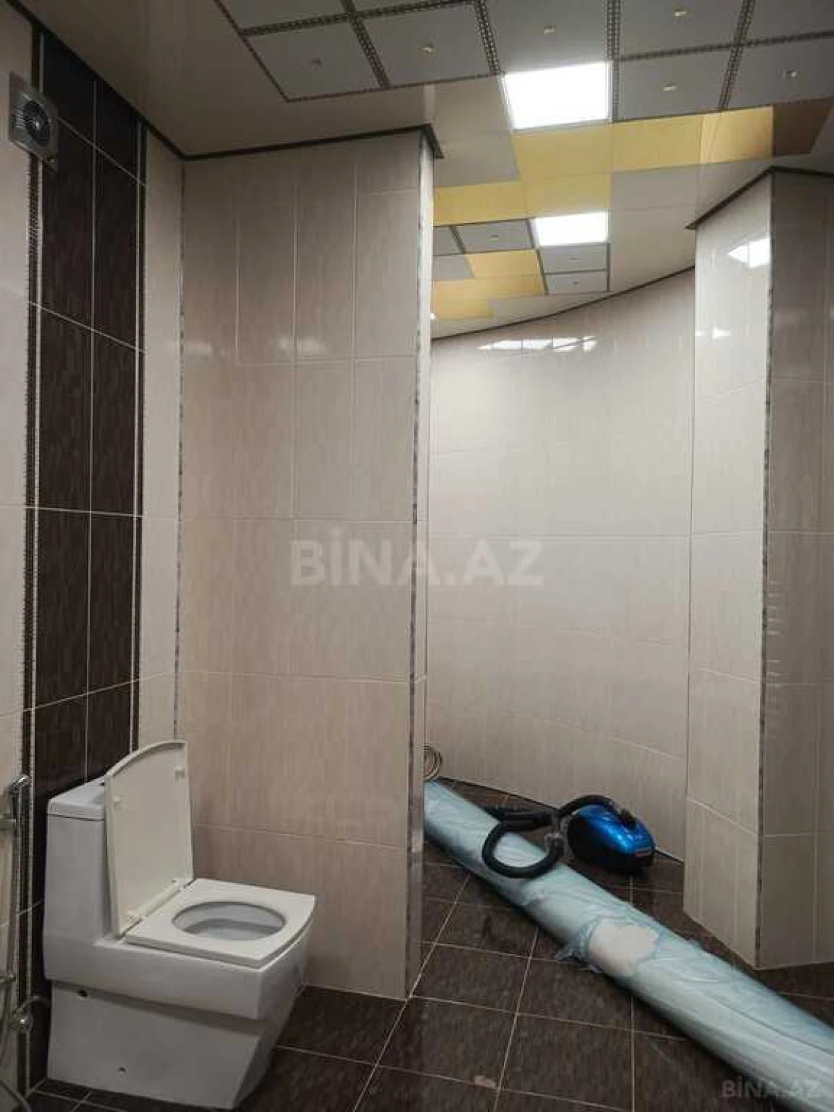 Kirayə verilir 4 otaqlı mənzil 230 m²