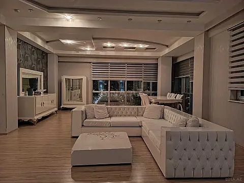 Kirayə verilir 4 otaqlı mənzil 230 m²