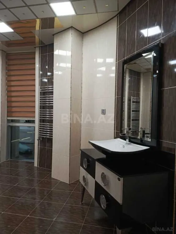 Kirayə verilir 4 otaqlı mənzil 230 m²
