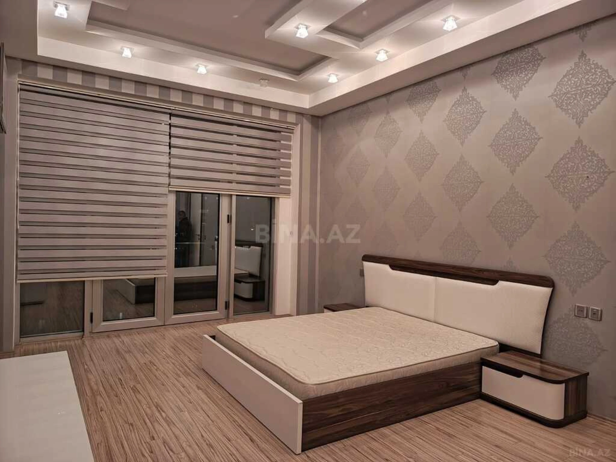 Kirayə verilir 4 otaqlı mənzil 230 m²