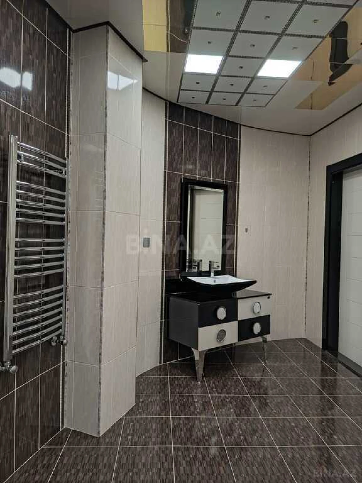 Kirayə verilir 4 otaqlı mənzil 230 m²