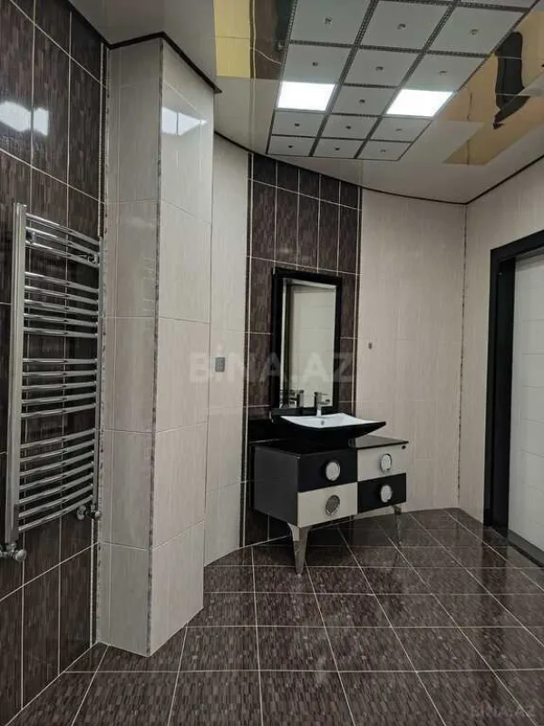 Kirayə verilir 4 otaqlı mənzil 230 m²