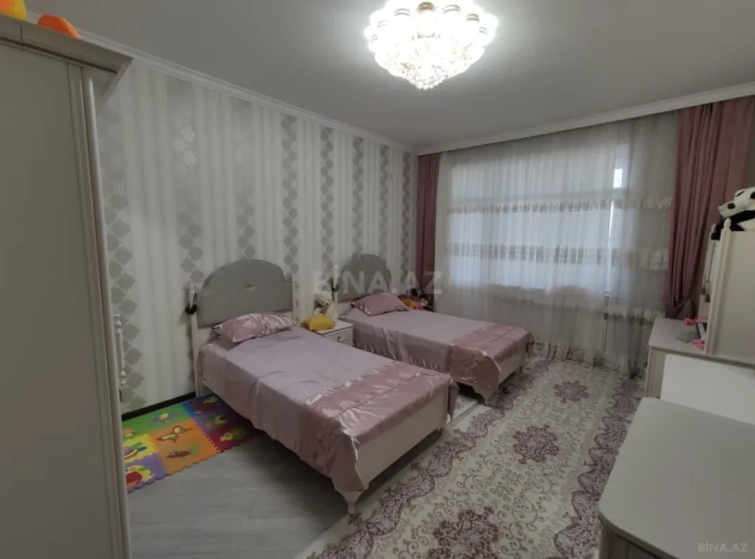 Satılır 3 otaqlı mənzil 170 m²