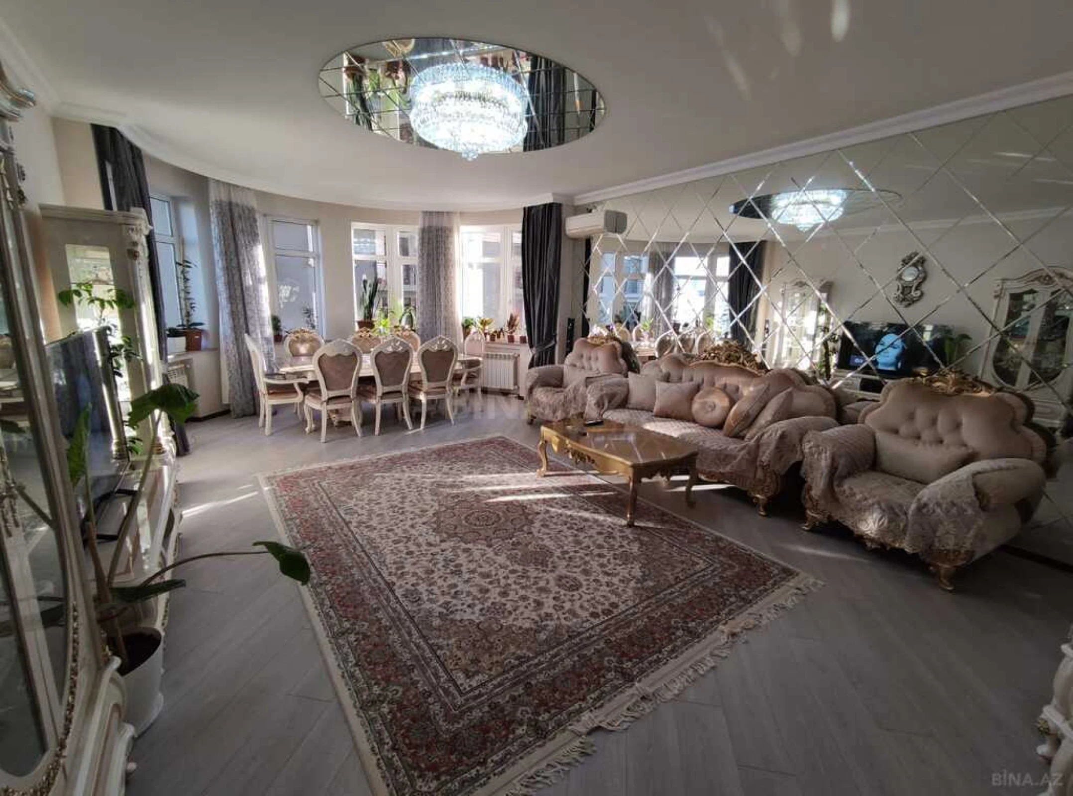 Satılır 3 otaqlı mənzil 170 m²