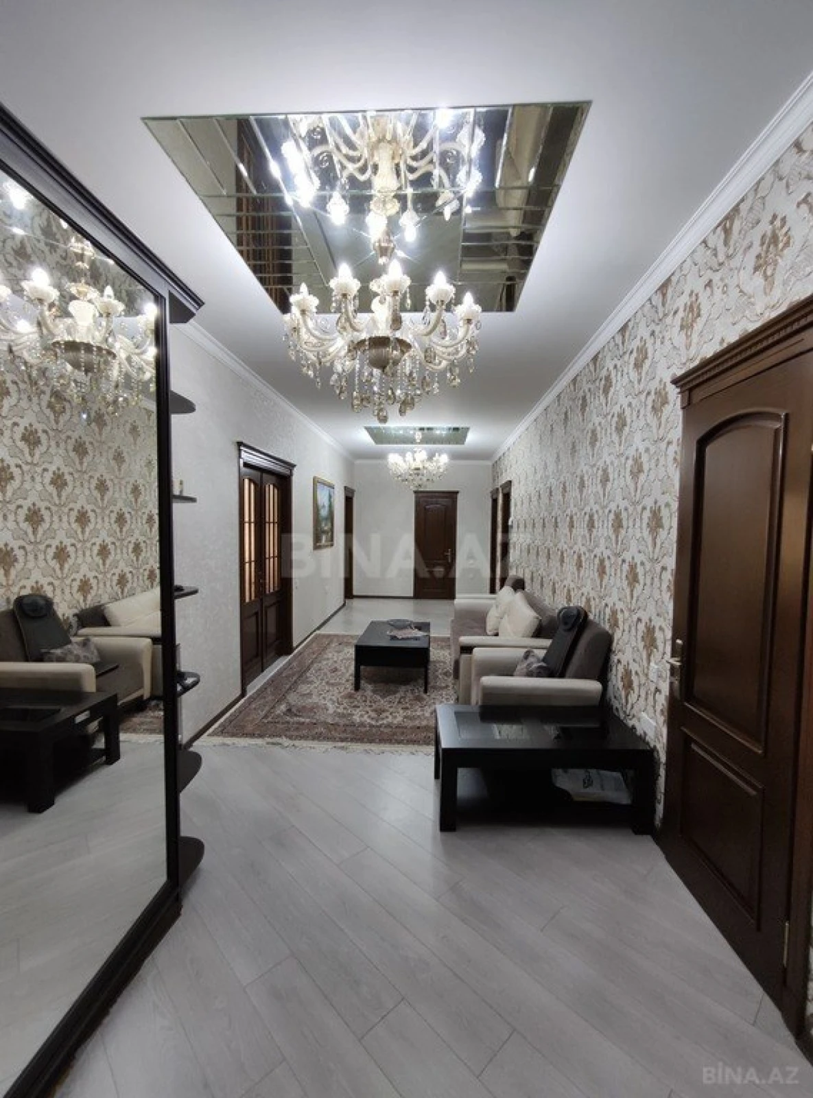 Satılır 3 otaqlı mənzil 170 m²