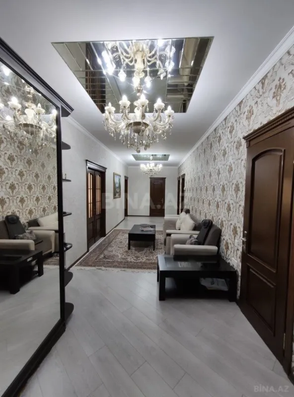 Satılır 3 otaqlı mənzil 170 m²